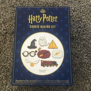 Harry Potter Cookie Baking Kit by Williams Sonoma Cutters & Decorating Tools Fun